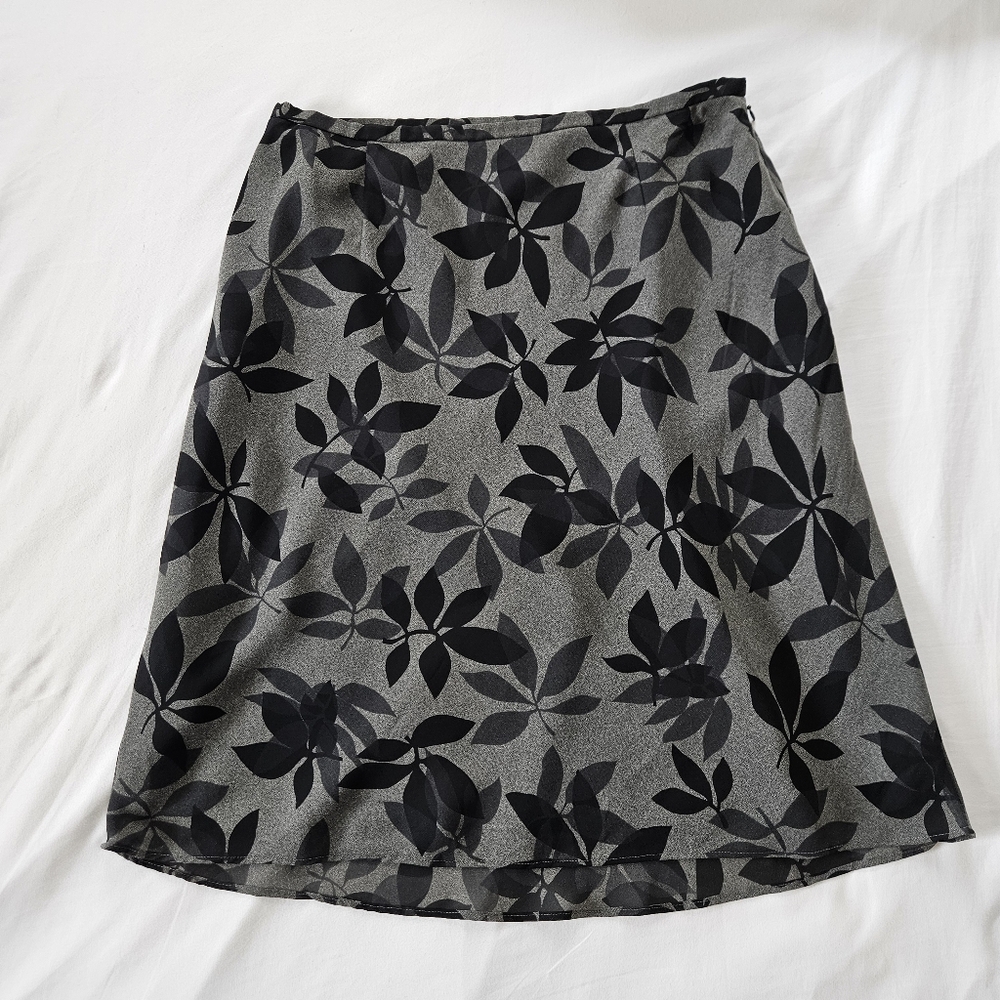 Ann Taylor Gray and Black Floral Skirt - Size 8